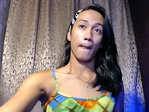 taylaxuxu online show from 11/12/25, 09:47