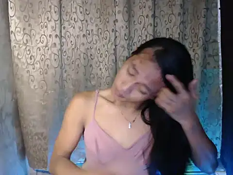 taylaxuxu online show from 11/22/25, 10:36