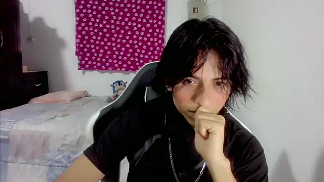 Snapshot of LouisOwOoo chatting on 10/19/25, 11:55 LouisOwOoo online show from 10/19/25, 11:55