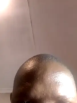 Snapshot of besterman chatting on 11/13/25, 09:52 besterman online show from 11/13/25, 09:52