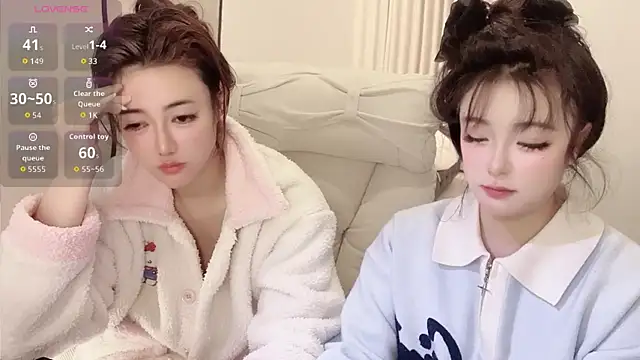 Kinadolly online show from 12/15/25, 12:20