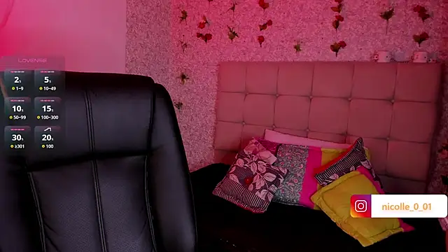 amelia ferrerx online show from 11/23/25, 04:23