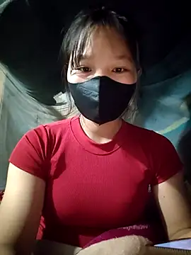 linh-miu99 online show from 12/19/25, 05:25