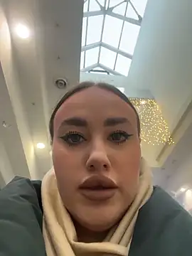 KiraSunshine online show from 11/24/25, 04:01