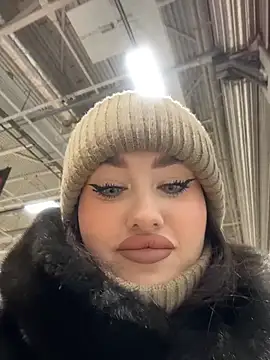 KiraSunshine online show from 12/01/25, 04:06