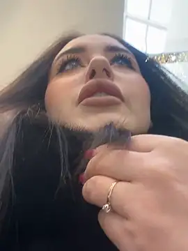 KiraSunshine online show from 12/19/25, 04:19