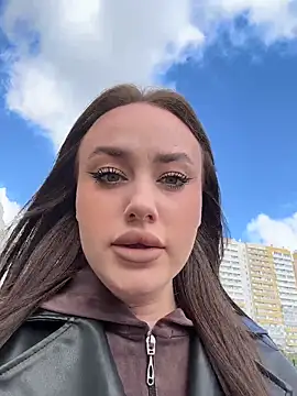 KiraSunshine online show from 05/18/26, 03:13