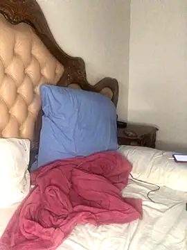 Hotcougar online show from 11/23/25, 11:59