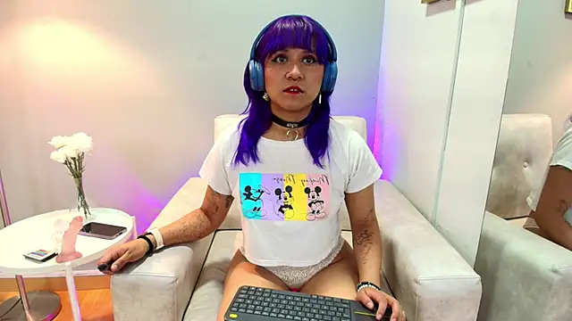 LuanEter online show from 11/23/25, 01:00