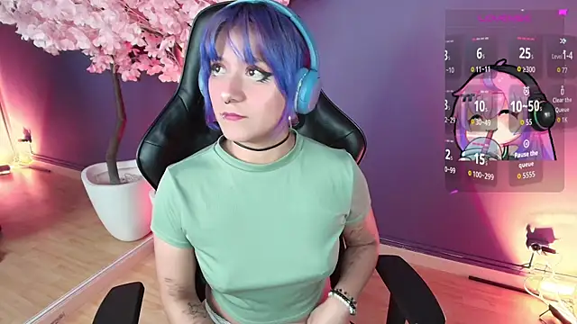 LuanEter online show from 12/22/25, 01:08