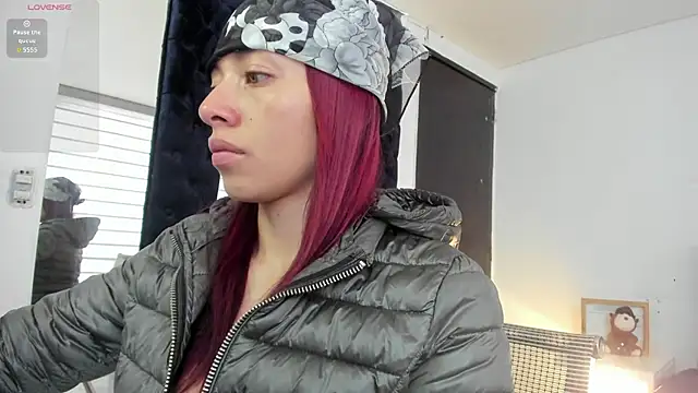 melanie roux   online show from 04/28/26, 12:21