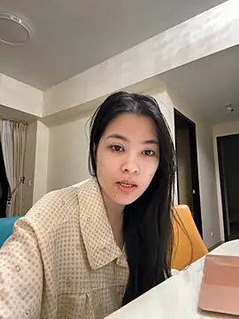 Minhee22 online show from 10/21/25, 04:41