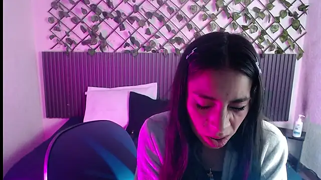 Lunaa 07 online show from 04/09/26, 10:53
