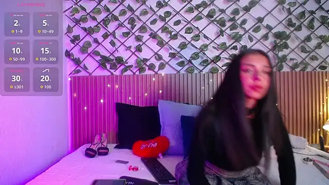 Lunaa 07 online show from 05/28/26, 05:16