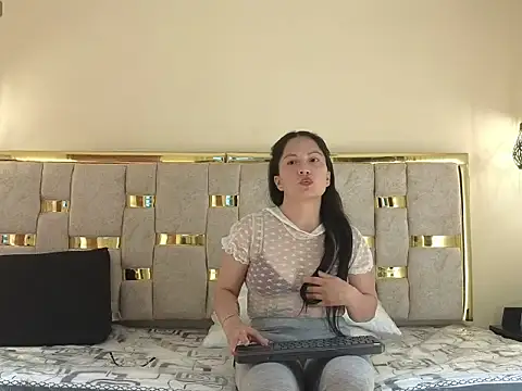 mara wesley online show from 10/27/25, 03:43