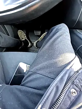 Snapshot of 16enes16 chatting on 11/01/25, 12:29 16enes16 online show from 11/01/25, 12:29