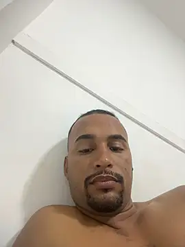 Snapshot of casalbrhot25 chatting on 10/23/25, 09:57 casalbrhot25 online show from 10/23/25, 09:57