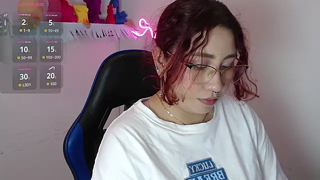 littlee red online show from 11/22/25, 08:19