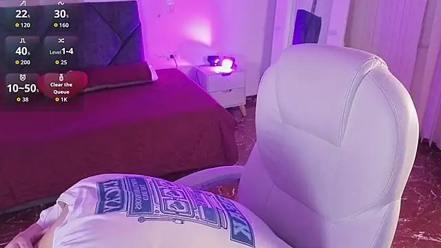 littlee red online show from 04/06/26, 08:21