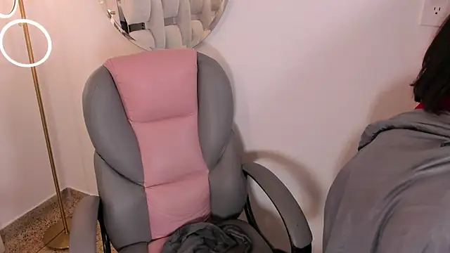 Dakota jhons1 online show from 04/16/26, 09:39