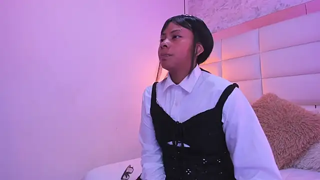 Sofia clk online show from 11/25/25, 03:28