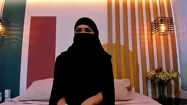 Zahra Malakk online show from 10/23/25, 12:04