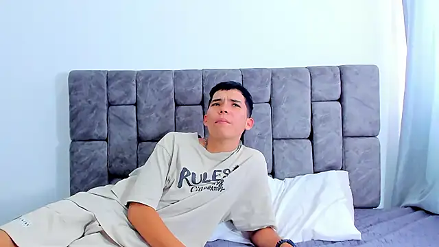 Snapshot of Deivid_Summer chatting on 10/18/25, 05:14 Deivid Summer online show from 10/18/25, 05:14