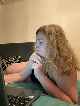 Amelia-Diamond online show from 11/30/25, 11:20