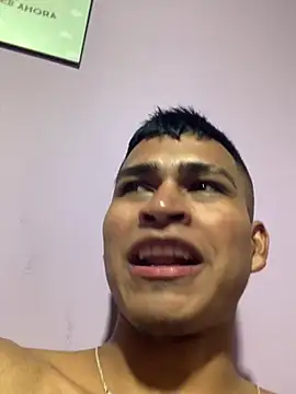 Emiliano Reyes online show from 01/12/26, 03:34