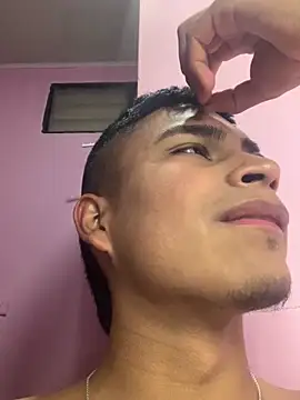Emiliano Reyes online show from 05/09/26, 02:06