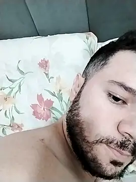 Snapshot of Branquinhowm chatting on 10/28/25, 02:48 Branquinhowm online show from 10/28/25, 02:48