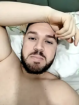 Snapshot of Branquinhowm chatting on 11/18/25, 02:28 Branquinhowm online show from 11/18/25, 02:28