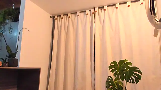 valeriahornier online show from 04/30/26, 04:08
