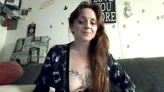 LoveLibz169 online show from 10/27/25, 03:54