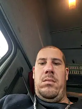 Snapshot of Szeximado31 chatting on 11/12/25, 06:58 Szeximado31 online show from 11/12/25, 06:58