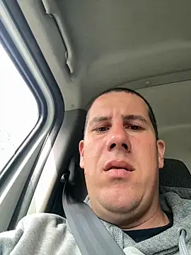 Snapshot of Szeximado31 chatting on 04/13/26, 01:05 Szeximado31 online show from 04/13/26, 01:05