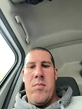 Snapshot of Szeximado31 chatting on 04/14/26, 11:05 Szeximado31 online show from 04/14/26, 11:05