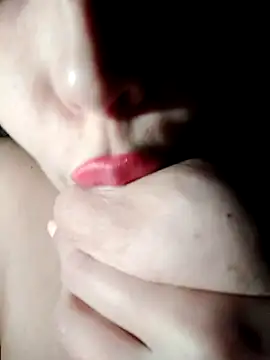 Loveyoudearxq online show from 11/24/25, 01:55