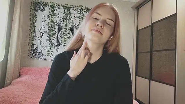 VETT KITTY online show from 11/23/25, 06:13