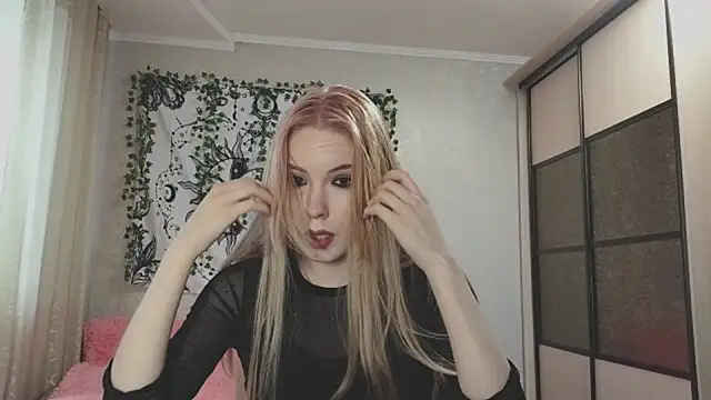 VETT KITTY online show from 11/24/25, 06:24