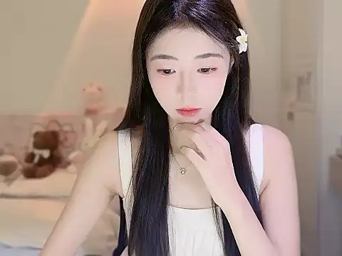 Onecutelittle online show from 10/24/25, 04:42