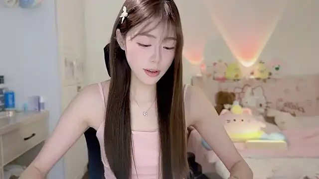 Onecutelittle online show from 11/06/25, 06:25