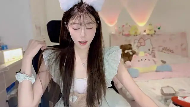 Onecutelittle online show from 11/07/25, 06:35