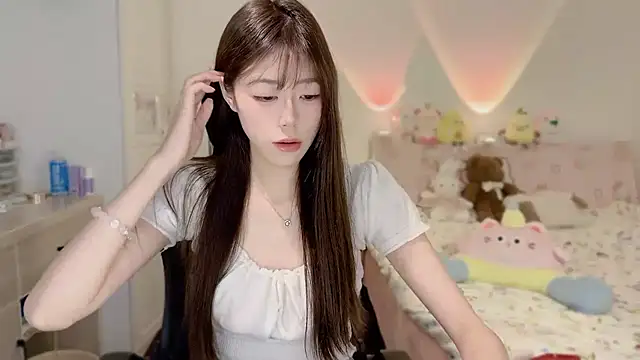 Onecutelittle online show from 11/10/25, 01:37