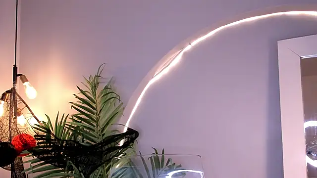 Juli Casanova online show from 10/30/25, 01:23