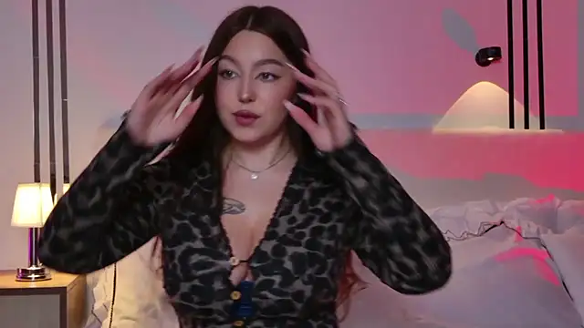  Tessa May  online show from 11/30/25, 12:14