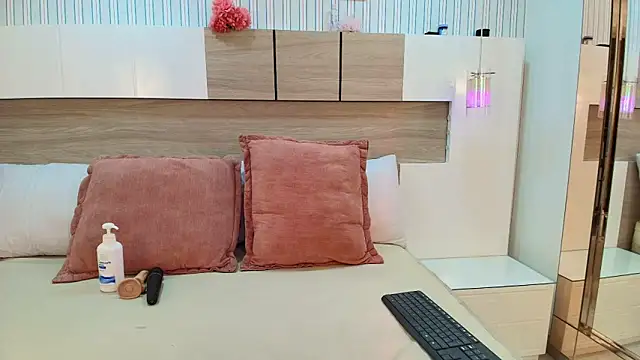 Kaoriabyss  online show from 02/05/26, 06:45