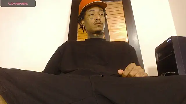 Snapshot of Anaconda_larga chatting on 06/14/26, 01:02 Anaconda larga online show from 06/14/26, 01:02