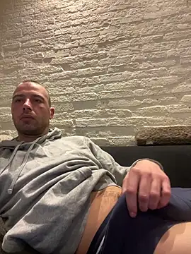 Rotteei1 online show from 03/11/26, 09:37