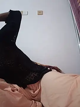 Snapshot of Hot_Angle chatting on 05/18/26, 02:45 Hot Angle online show from 05/18/26, 02:45